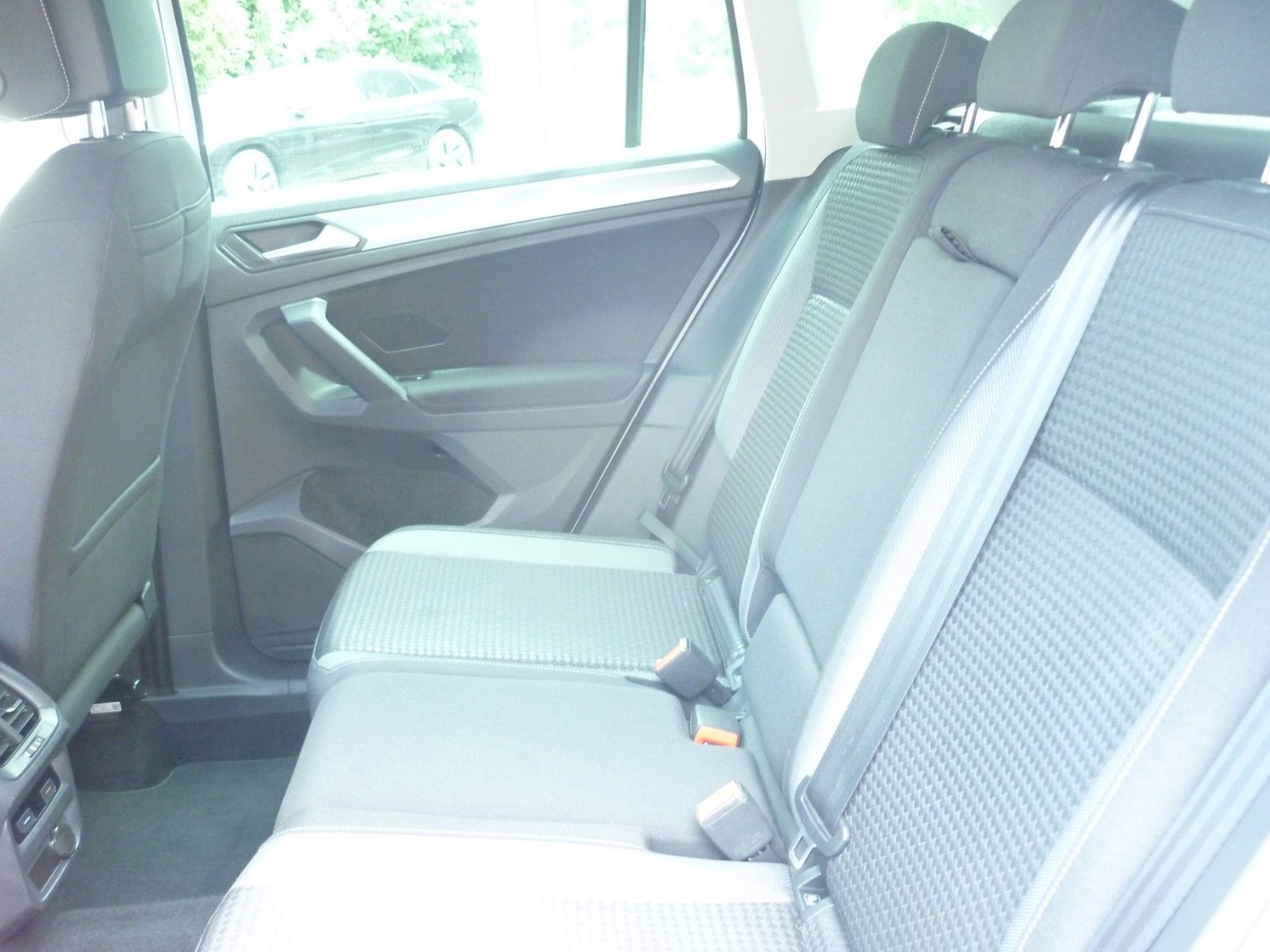 Volkswagen Tiguan 1.5 TSI Active - Samsaru's Car Outlet