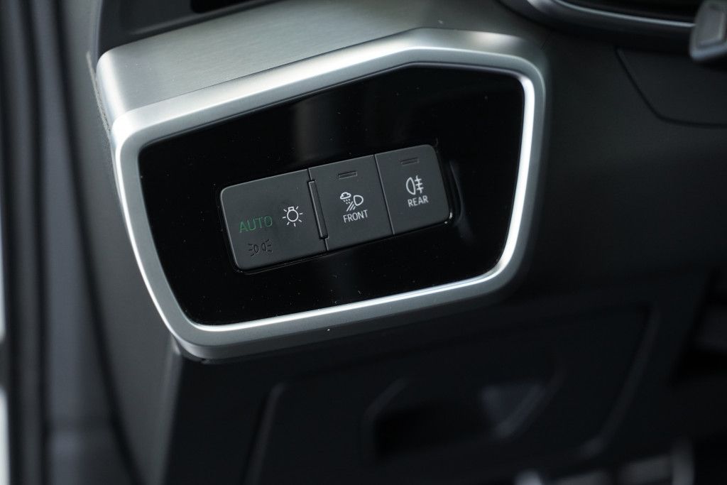 Audi A6 Avant 40 TDI q. S line - Samsaru's Car Outlet