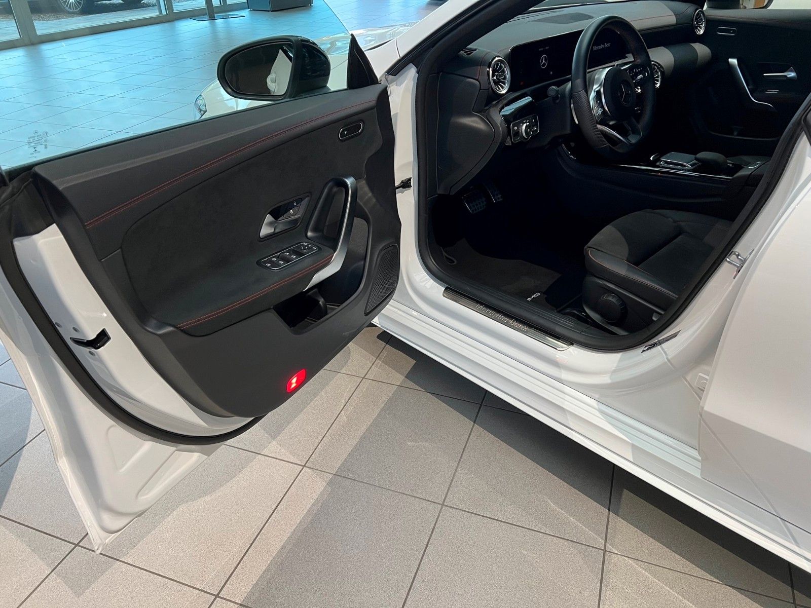 Mercedes-Benz CLA 250 SB 4M AMG-Line - Samsaru's Car Outlet