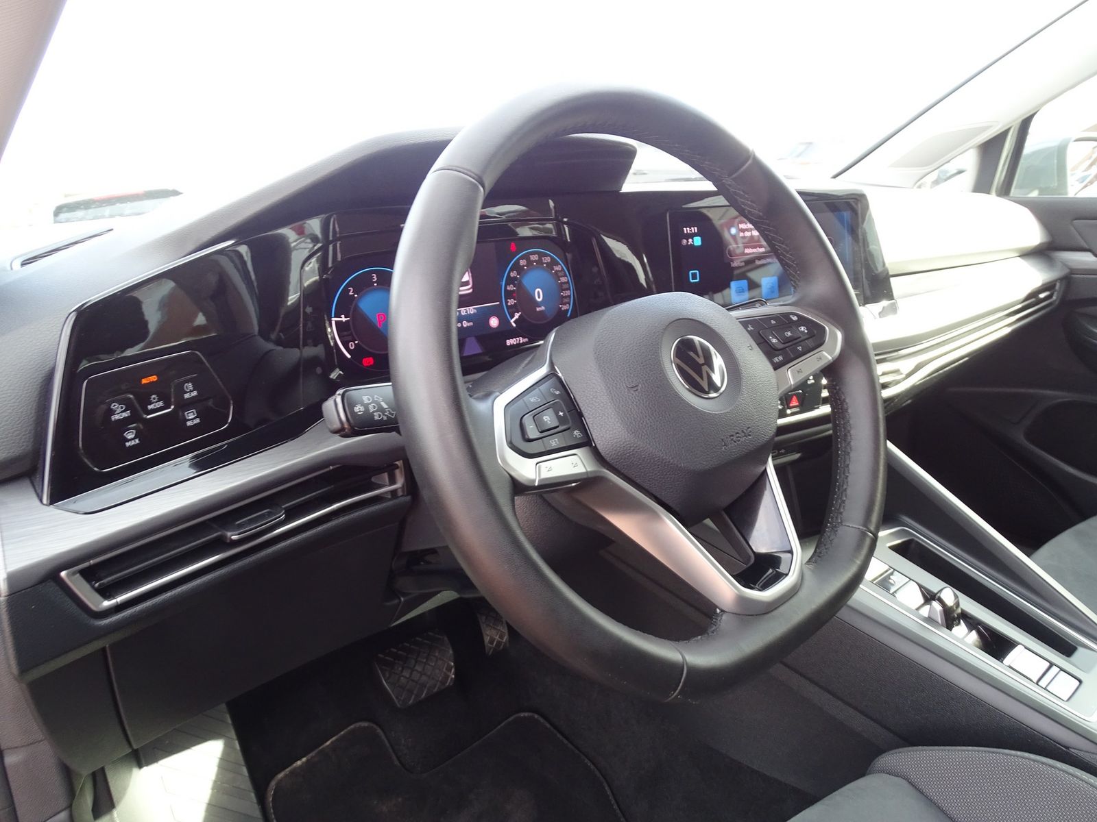 Volkswagen Golf VIII 2.0 TDI Style DSG - Samsaru's Car Outlet