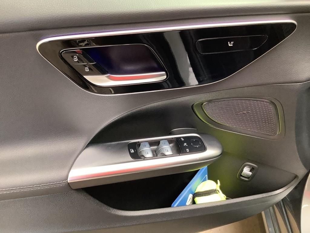 Mercedes-Benz C 180 Avantgarde - Samsaru's Car Outlet