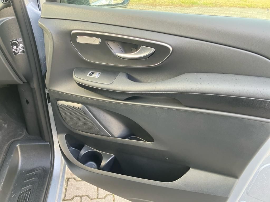 Mercedes-Benz V 220 d lang 4x2 * Style - Samsaru's Car Outlet