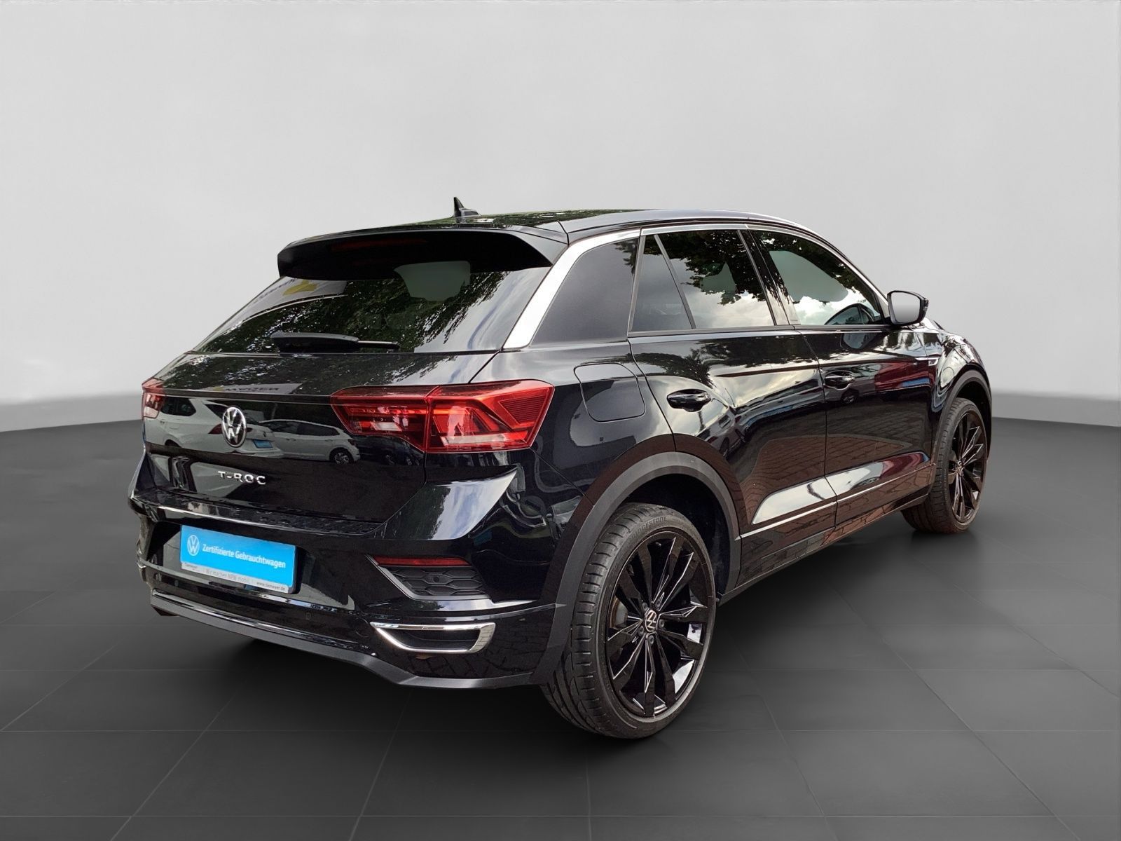 Volkswagen T-Roc 1.5 TSI DSG R-LINE - Samsaru's Car Outlet