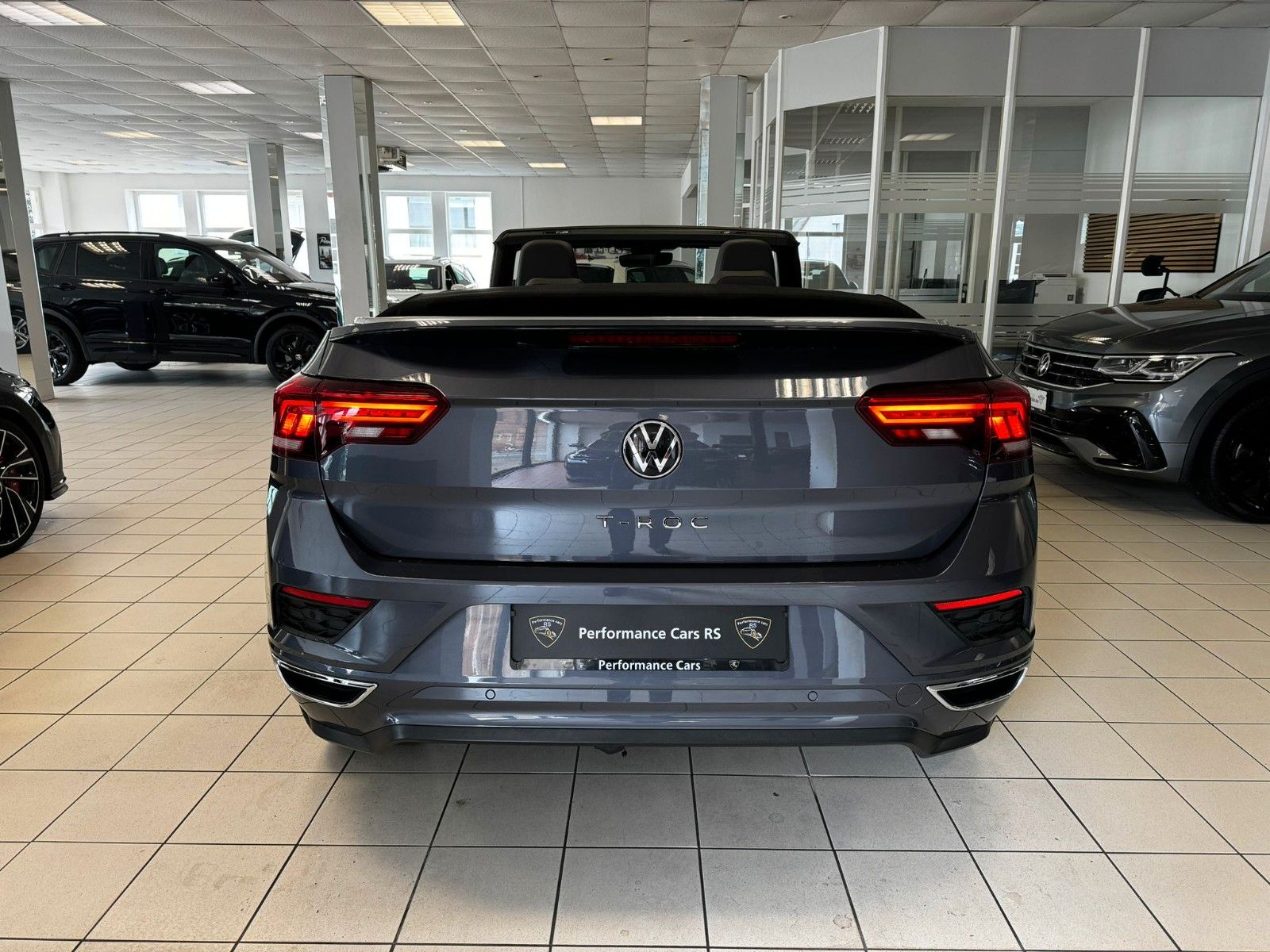 Volkswagen T-Roc R-Line - Samsaru's Car Outlet