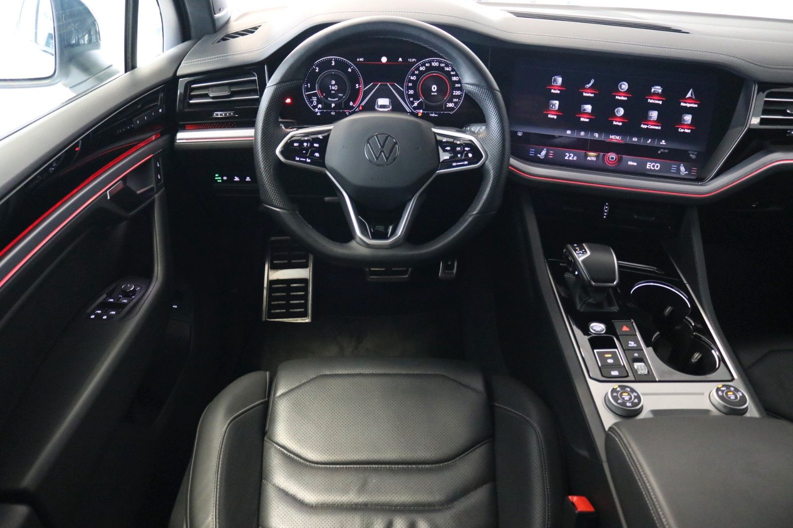Volkswagen Touareg R-Line Luft AHK Matrix Pano 360° STHZ