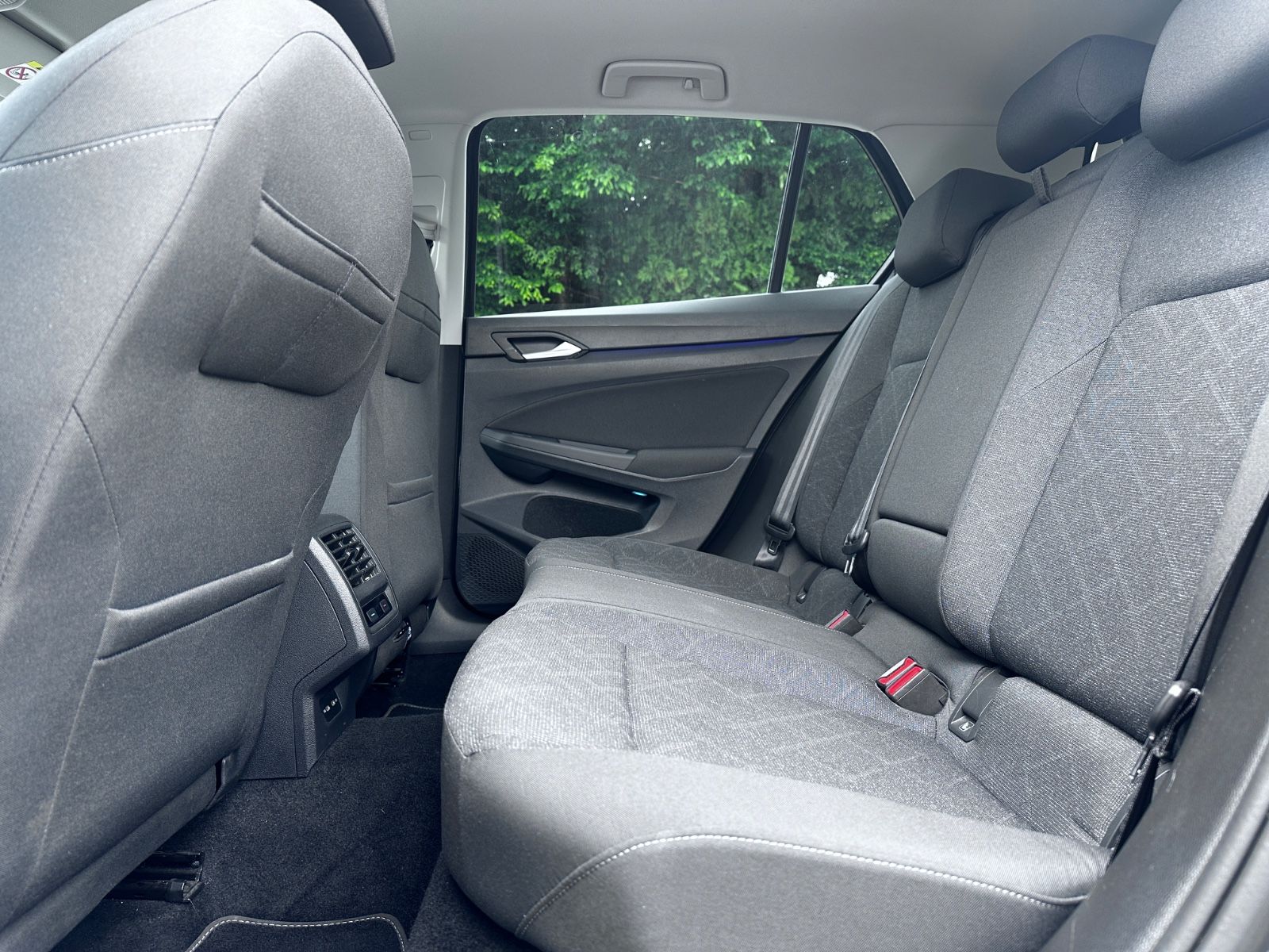 Volkswagen Golf VIII Life - Samsaru's Car Outlet