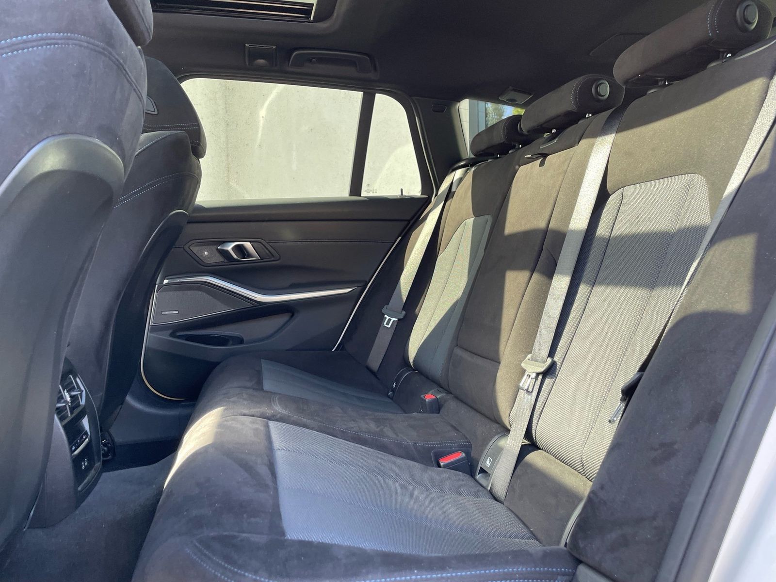BMW 330e xDrive Tour M Sport || AHK Pano ACC 360 H&K