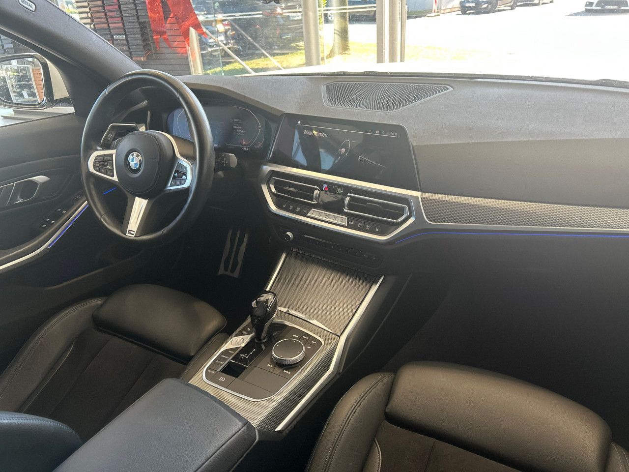 BMW 320i Touring M SPORT - Samsaru's Car Outlet