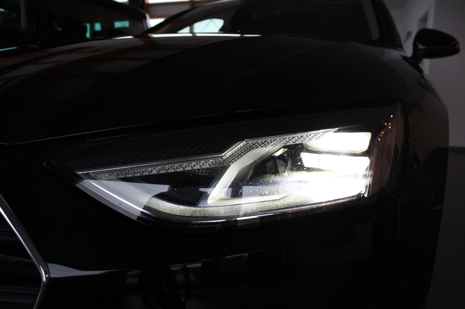 Audi A4 Avant 40 TDI S tronic - Samsaru's Car Outlet