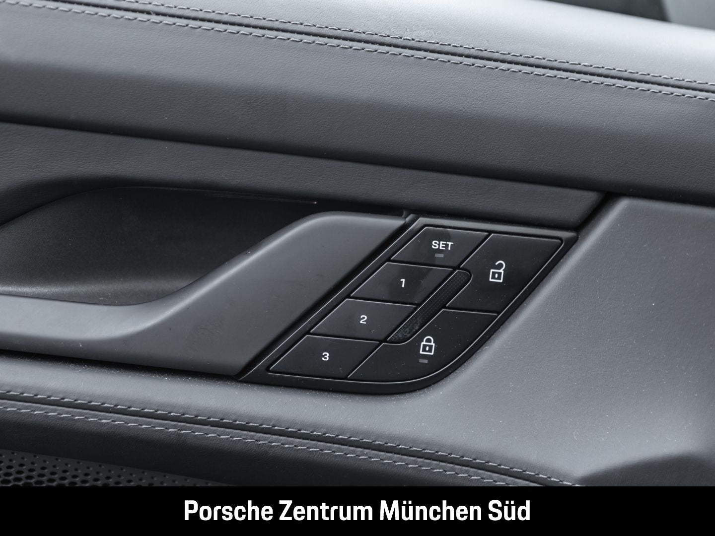 Porsche Taycan 4 Cross Turismo Surround-View InnoDrive