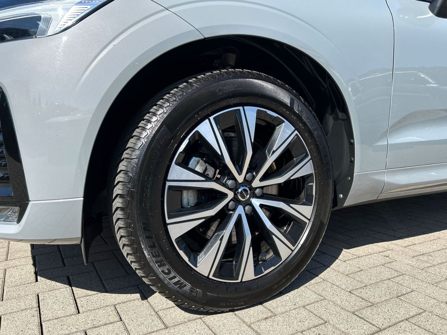 Volvo XC60 B4 Diesel AWD Plus Dark - Samsaru's Car Outlet