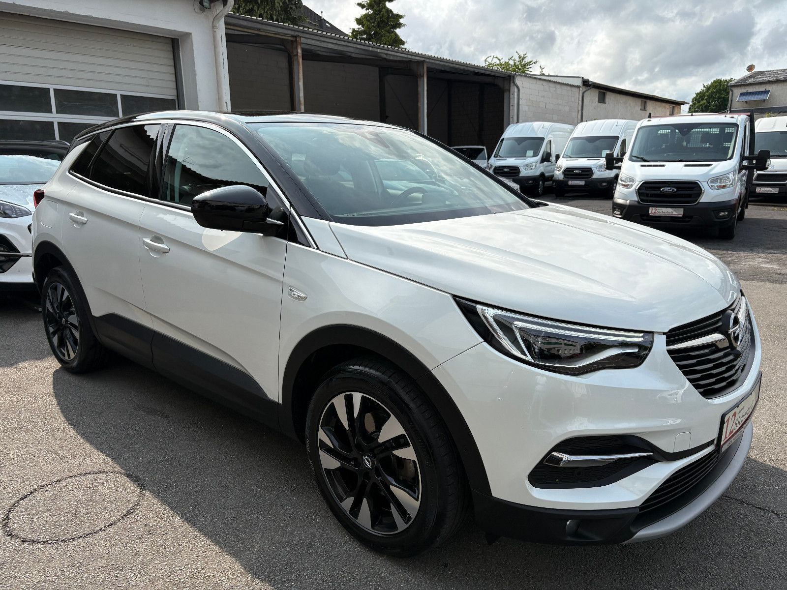 Opel Grandland 1.5 CDTI AUT Business Elegance - Samsaru's Car Outlet