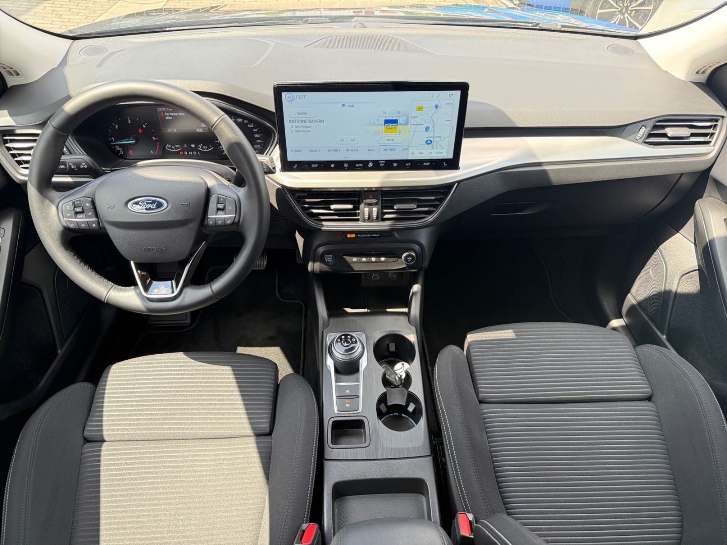 Ford Focus Turnier Titanium 1.5 Navi LED ACC RFK LED