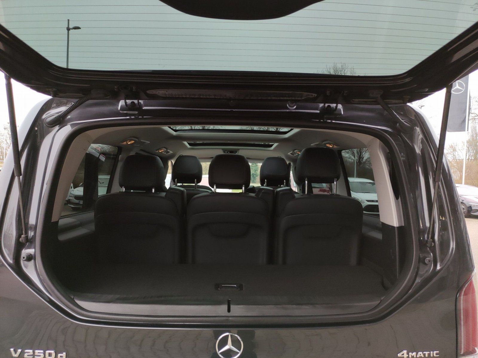 Mercedes-Benz V 250 d 4M AVANTGARDE - Samsaru's Car Outlet