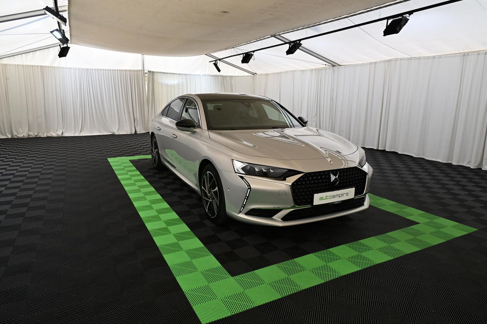DS Automobiles DS9 1.6 E-Tense 250 RIVOLI+ UVP 68.000 EUR