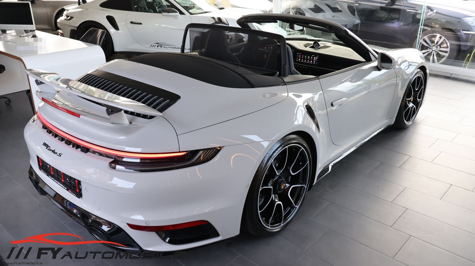 Porsche 992 Turbo S Cabriolet Lift* Keramik* Garantie*