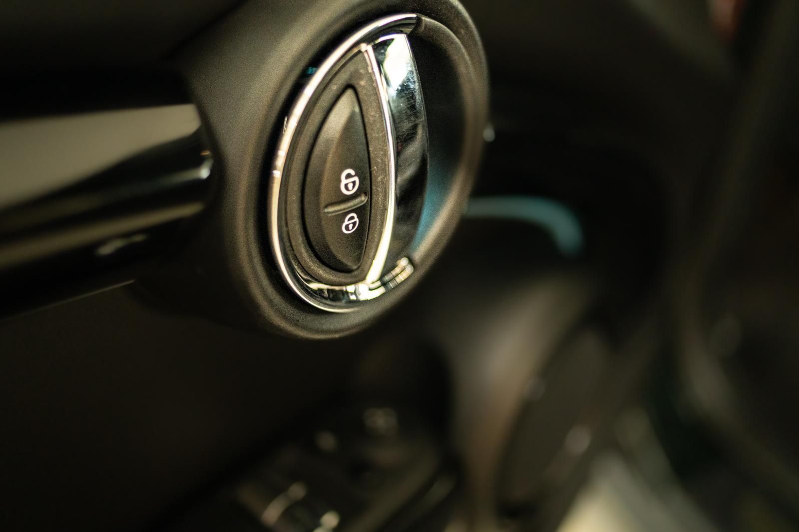 MINI Mini Cooper SE Resolute Edition - Samsaru's Car Outlet