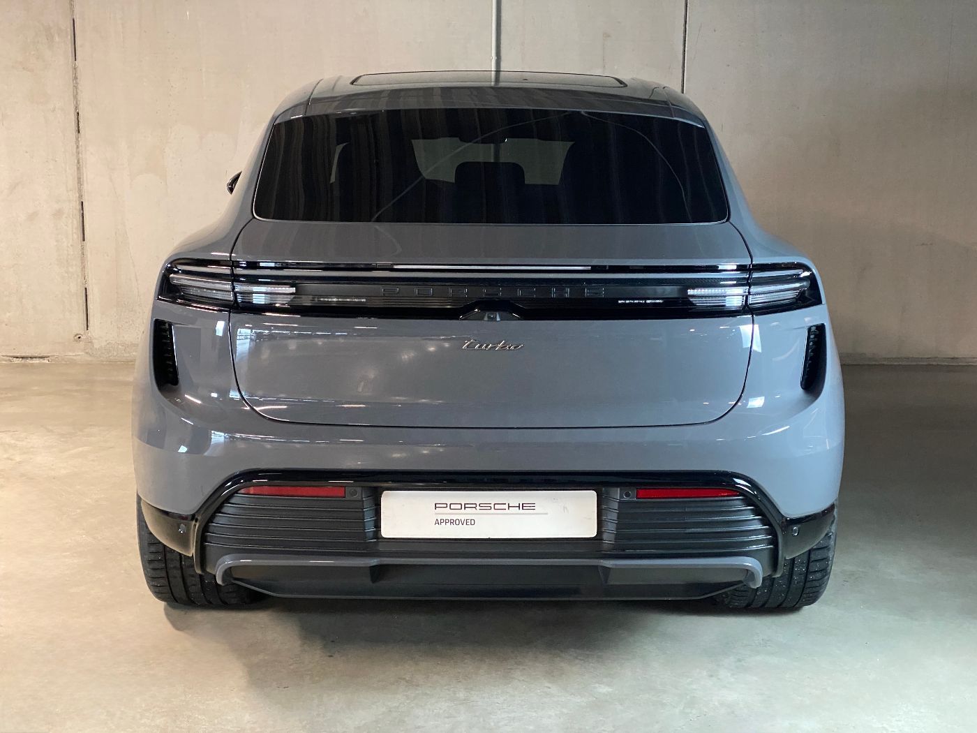 Porsche Macan Turbo | Hinterachslenkung | AHK | 22-Zoll