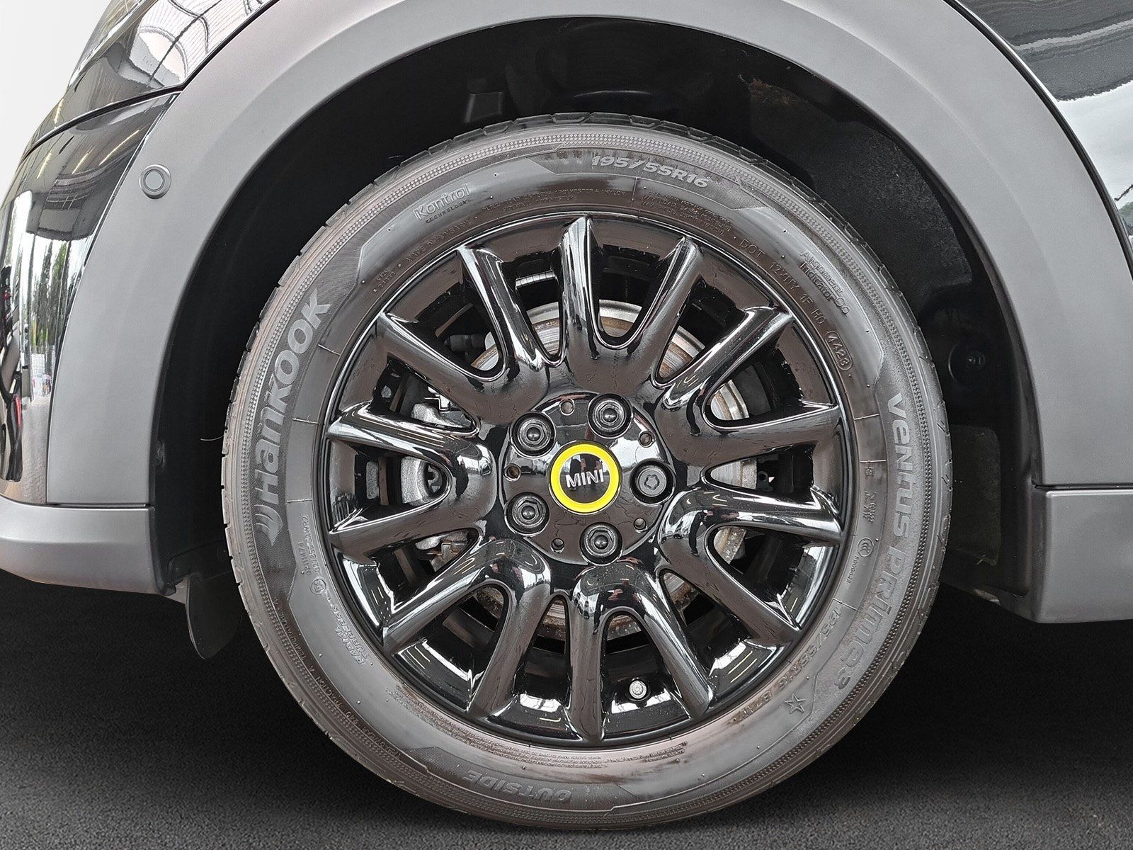 MINI Cooper SE - Samsaru's Car Outlet