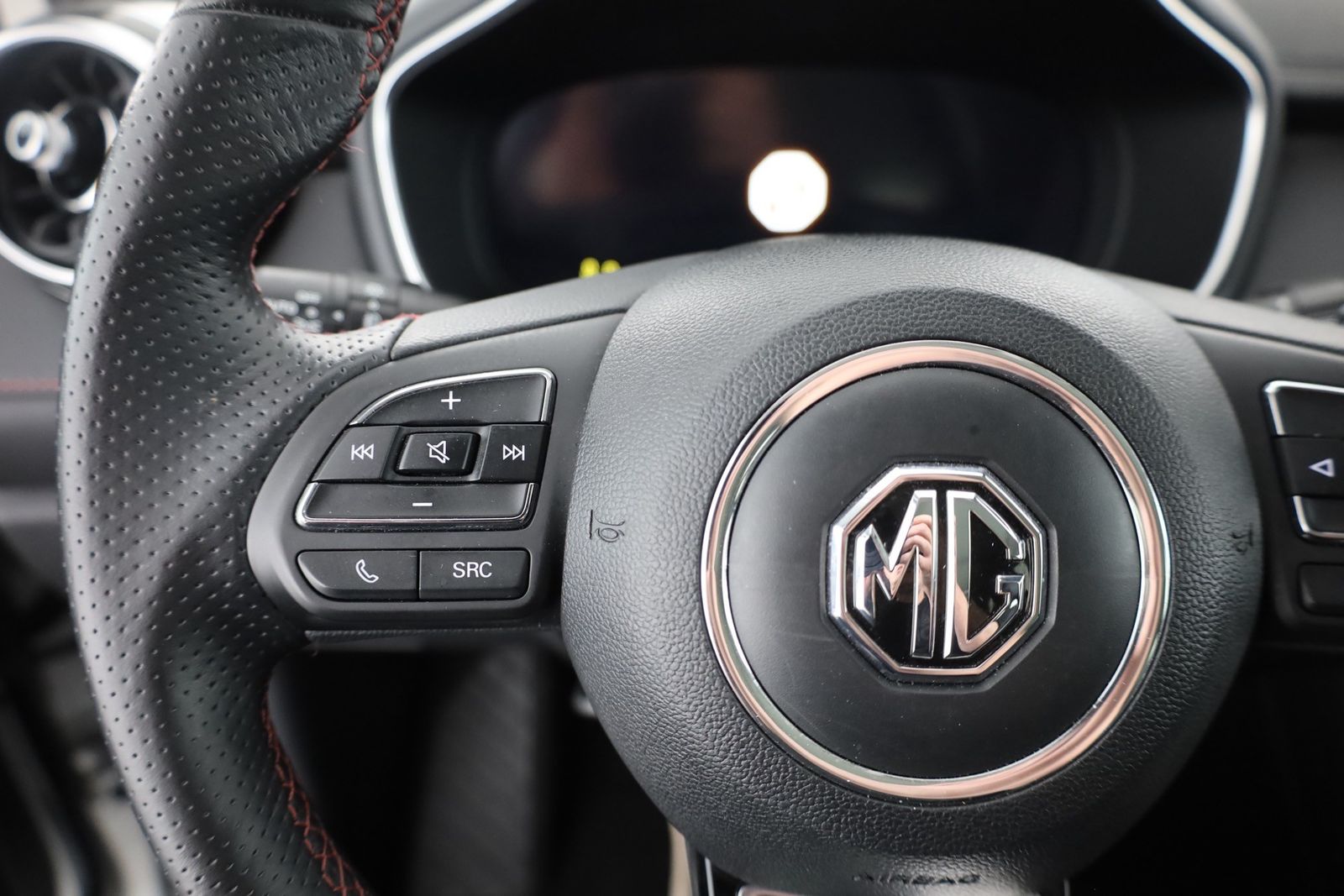 MG HS 1.5 T-GDI Luxury Aut. LED Navi Pano 360°