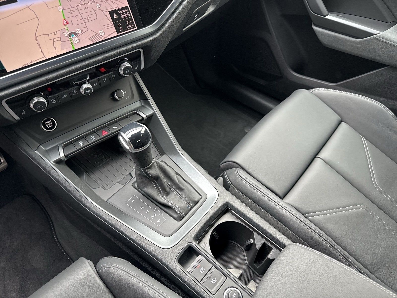 Audi Q3 40 quattro S LINE STANDHZ. AHK 360°CAM LM20