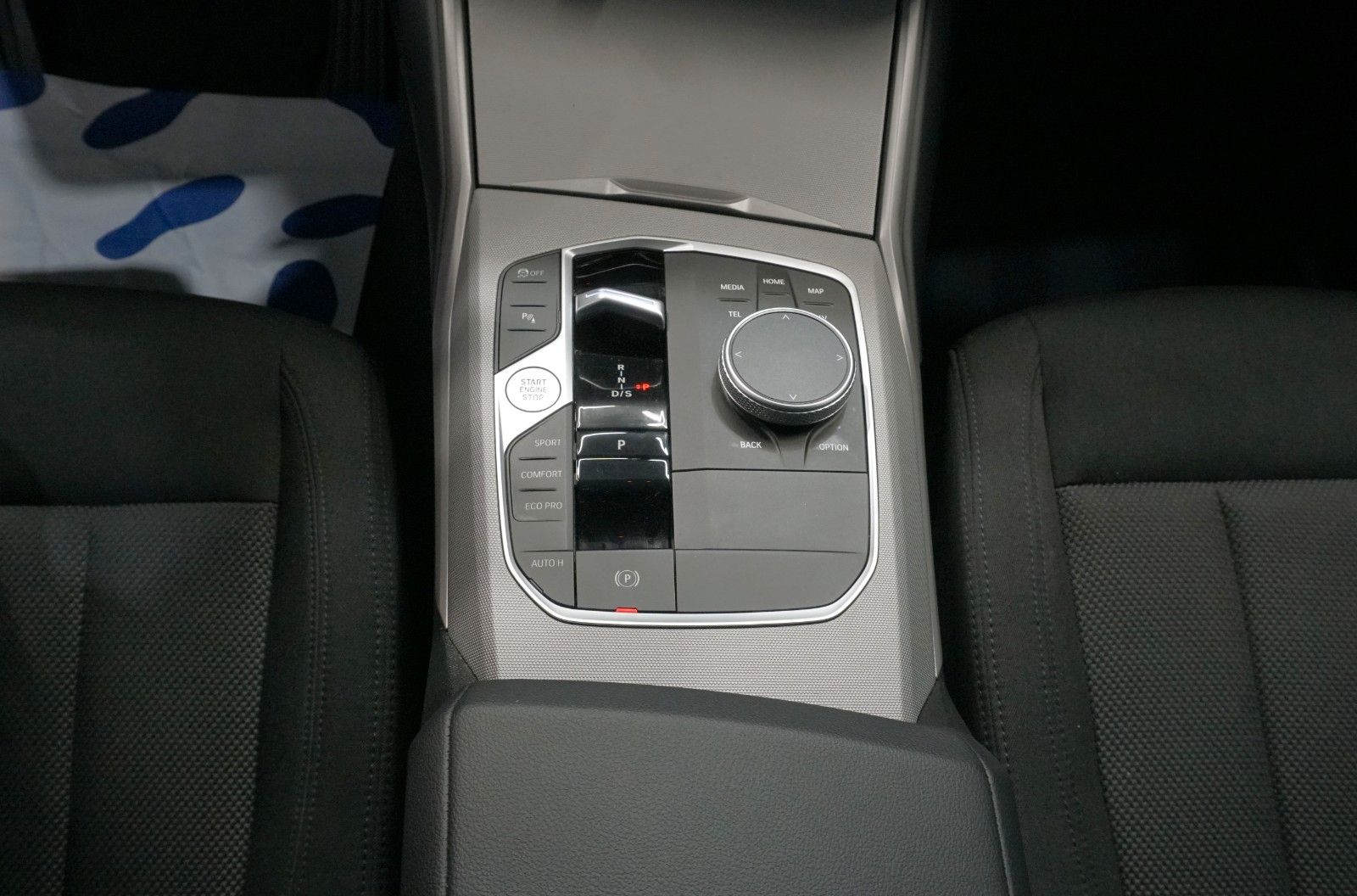 BMW 320 d xDrive Limousine*LED*WIDESCREEN*DAB*