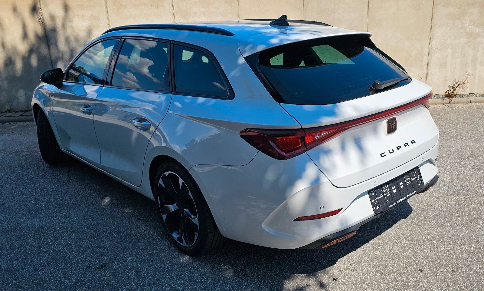 Cupra Sportstourer e-Hybrid - Samsaru's Car Outlet