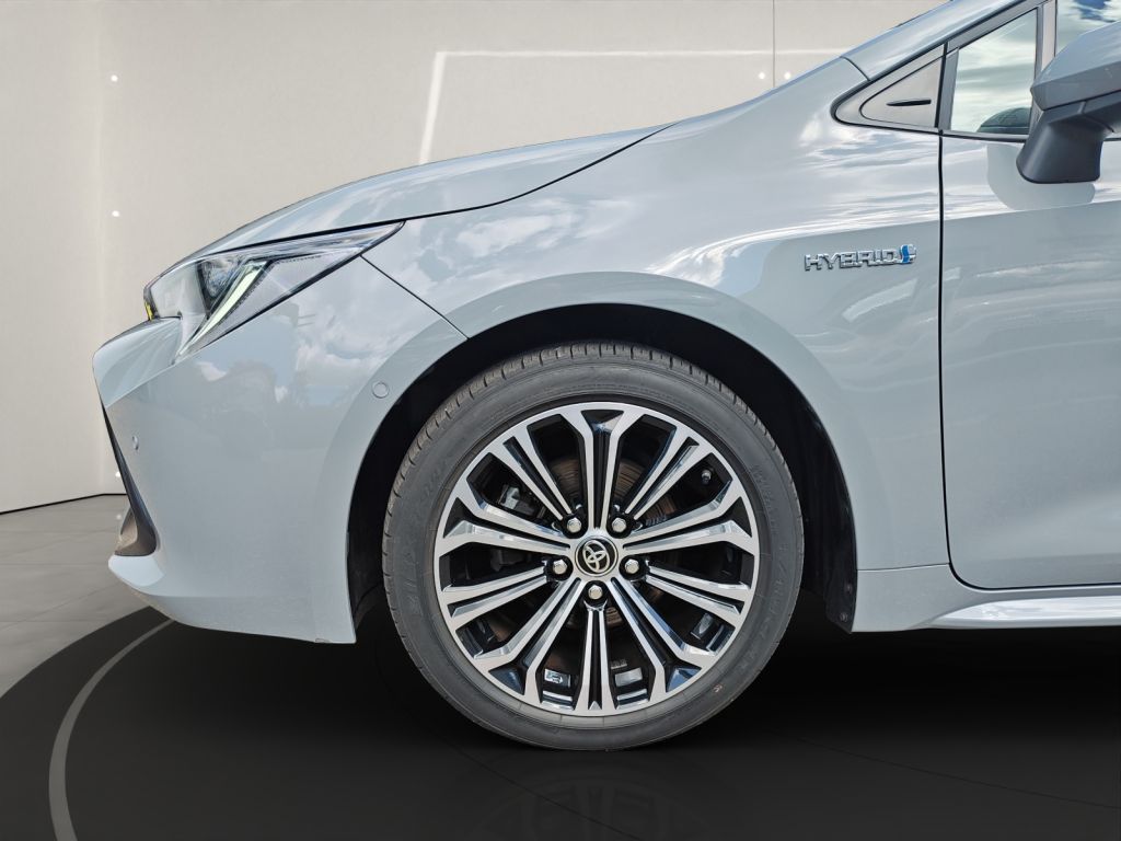 Toyota Corolla 1.8 Hybrid - Samsaru's Car Outlet