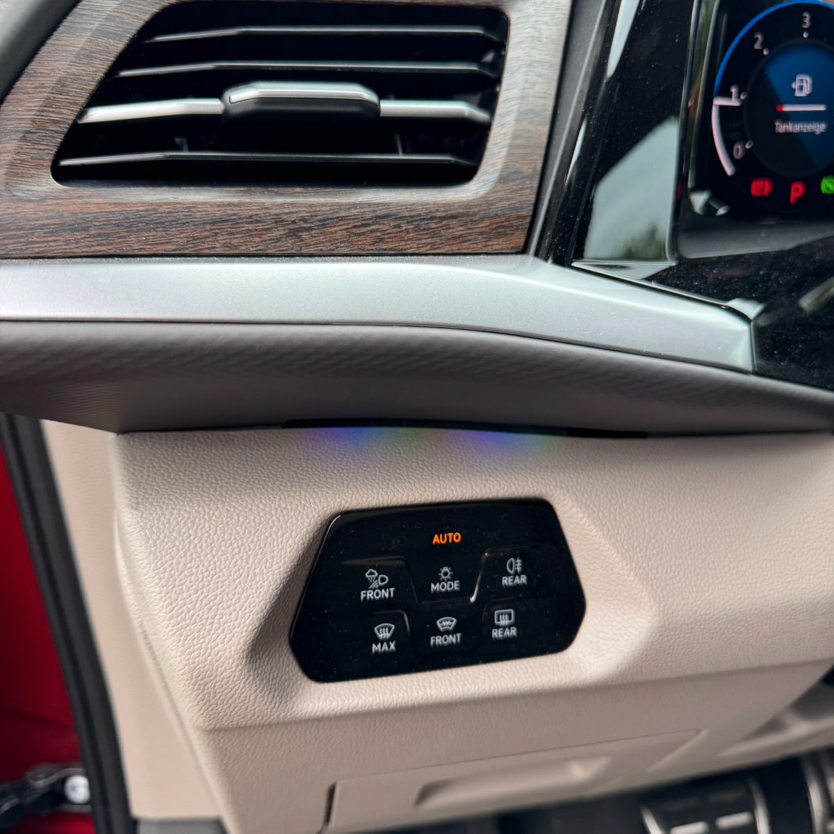 Volkswagen T7 Multivan 2.0 TDI - Samsaru's Car Outlet