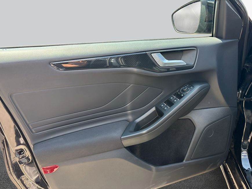 Ford Focus Turnier 1.0 EcoBoost Hybrid Aut. ST-LINE X