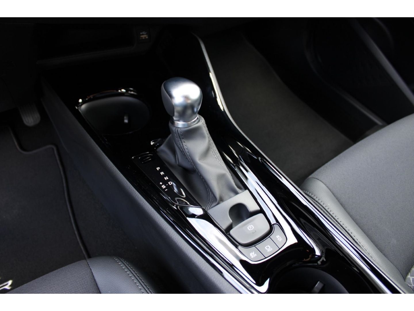Toyota C-HR Hybrid - Samsaru's Car Outlet
