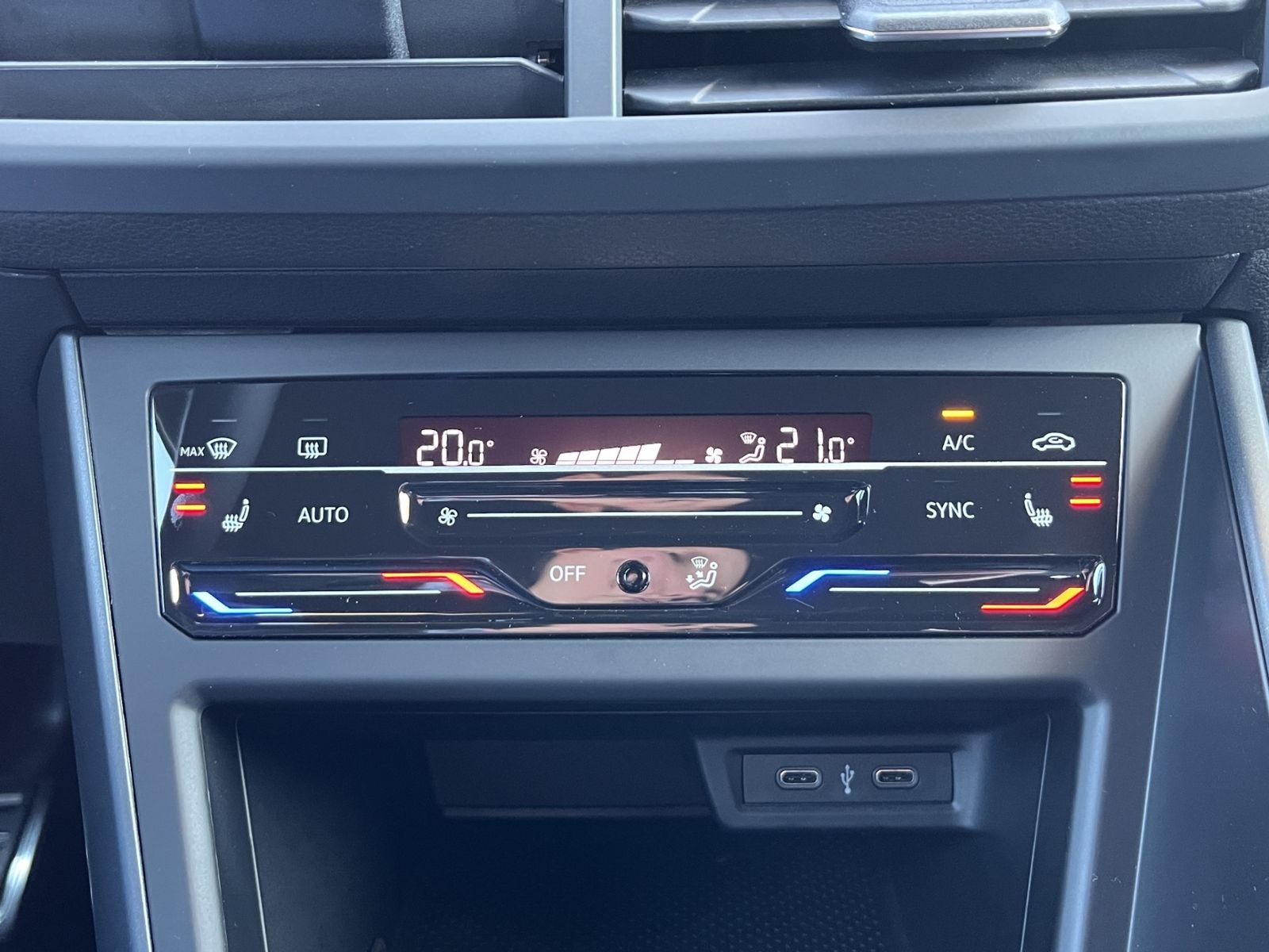 Volkswagen Taigo 1.5 TSI R-Line - Samsaru's Car Outlet