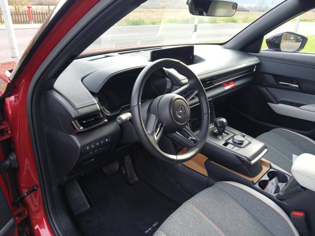 Mazda MX-30 e-SKYACTIV R-EV MAKOTO