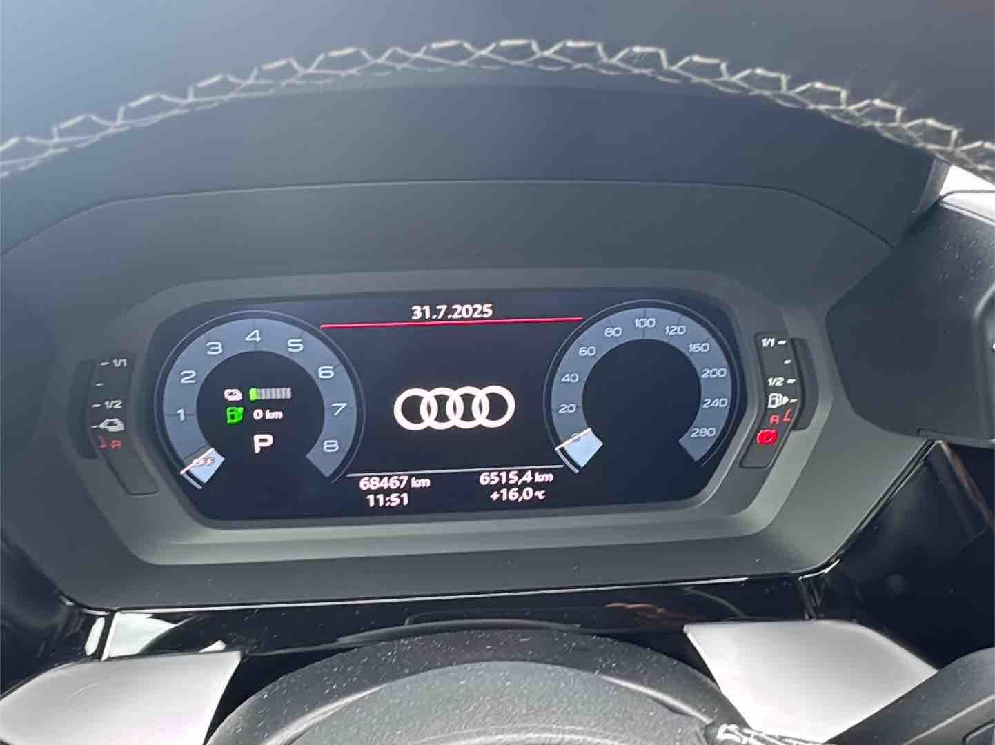 Audi A3 40 TFSIe S line BLACK RAUTE PANO 17Z VC LED