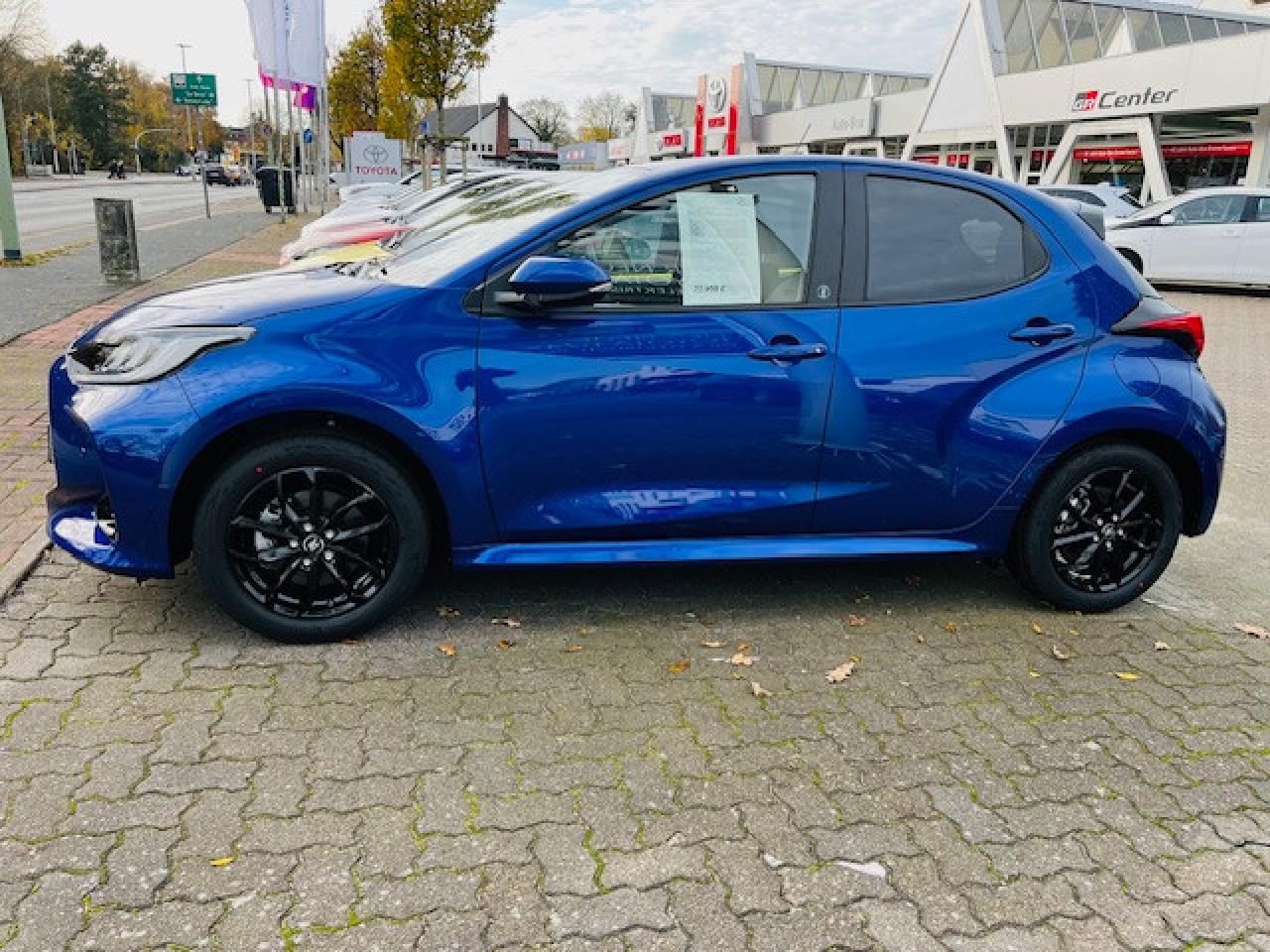 Toyota Yaris Hybrid Team D + Safety- & Comfortpaket