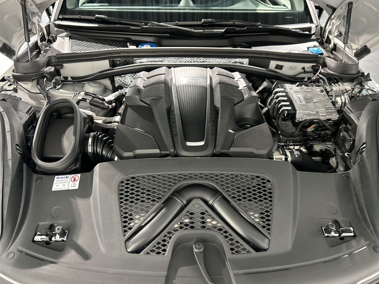 Porsche Macan S Kreide BOSE Sportabgasanlage Panorama