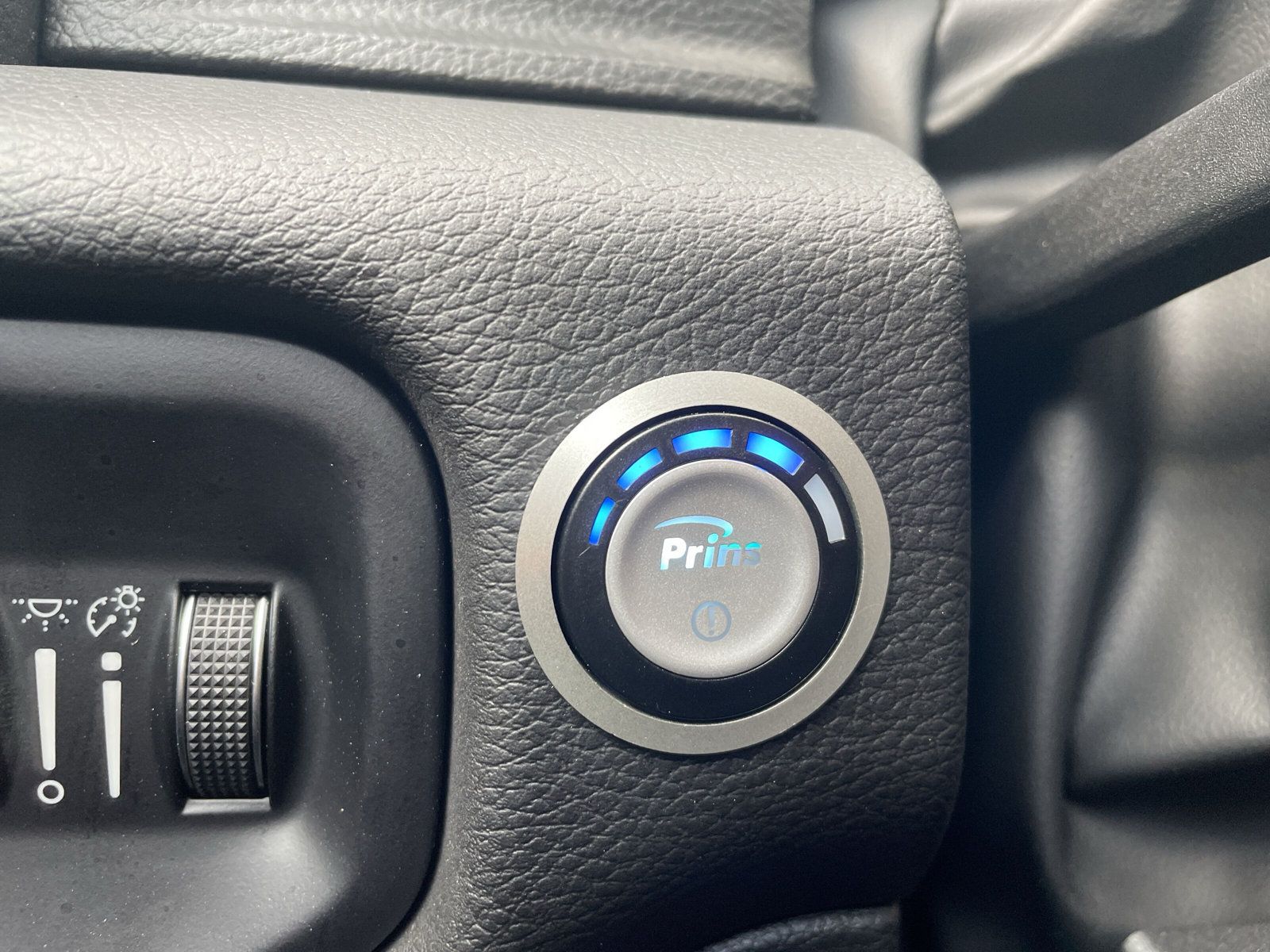 Dodge RAM 1500 Laramie Sport 3.0l MY25*LPG*Panorama*