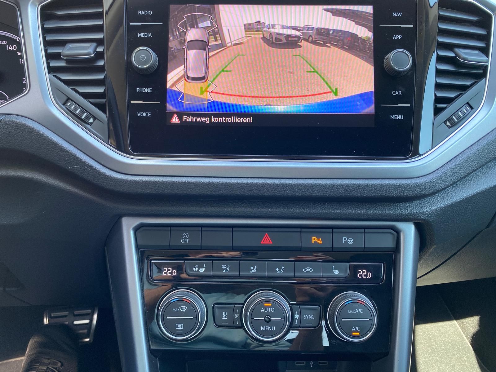 Volkswagen T-Roc 2.0 TDI DSG 4MOTION ACTIVE - Samsaru's Car Outlet