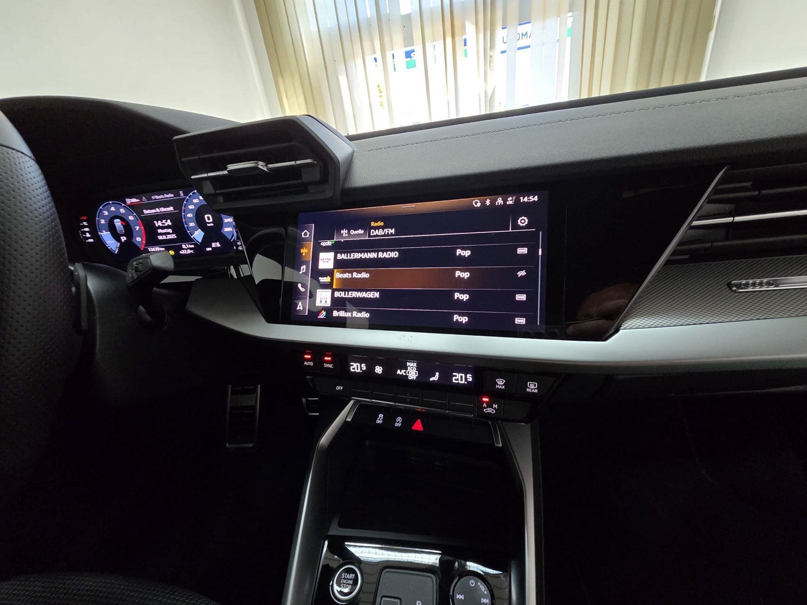 Audi A3 Sportback 30TFSI S-tronic S-Line Optik schwaz