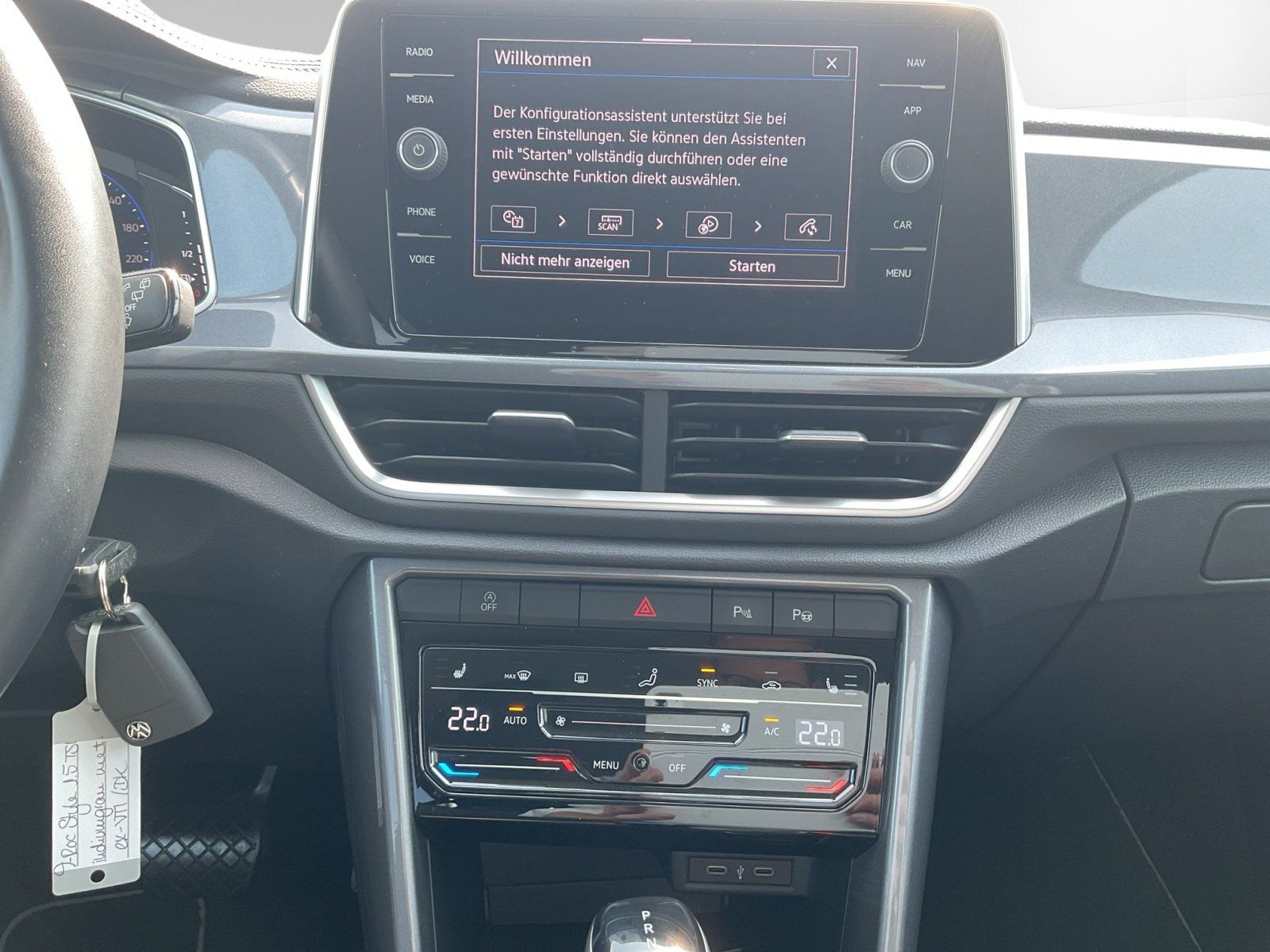 Volkswagen T-Roc 1.5 TSI DSG Style - Samsaru's Car Outlet