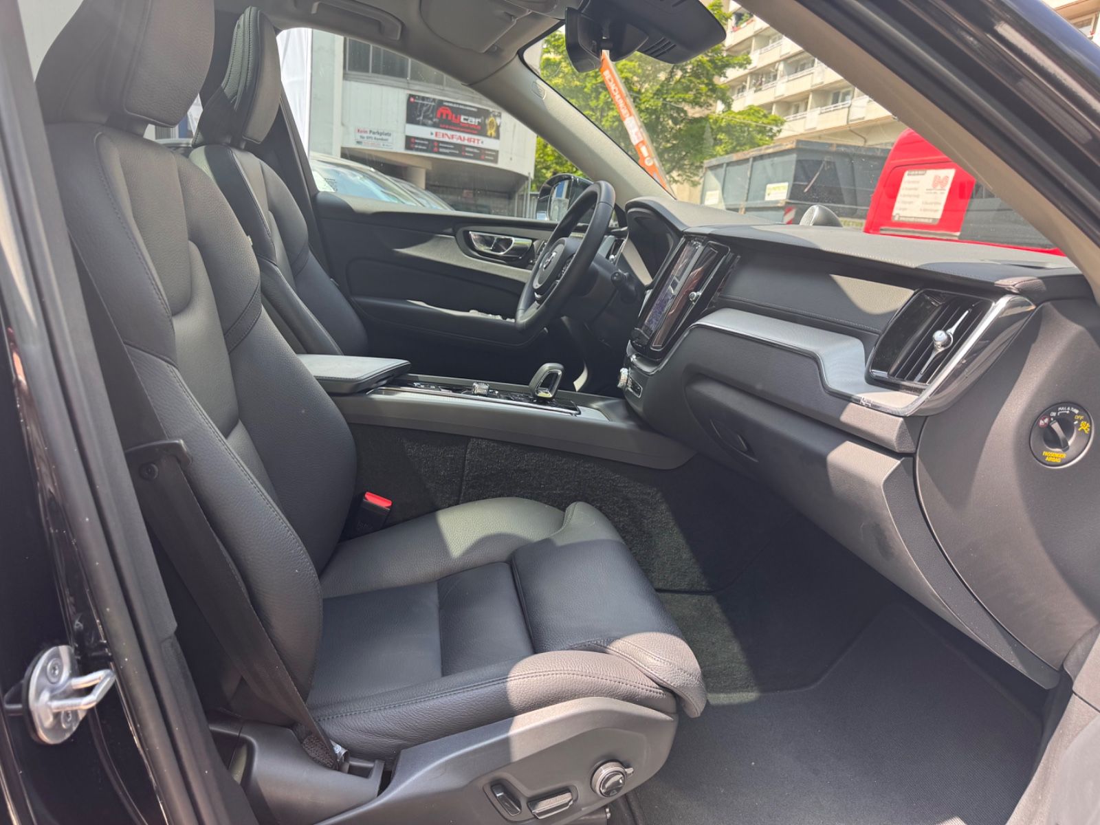 Volvo XC60 Ultimate AWD - Samsaru's Car Outlet