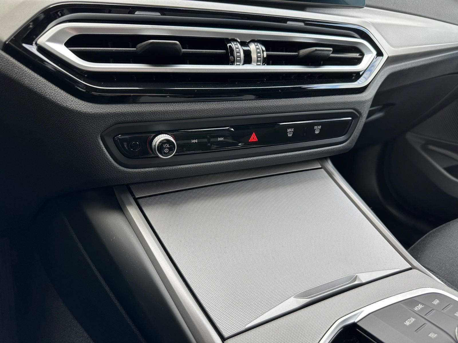 BMW 320 d xDrive Touring M Sport - Samsaru's Car Outlet