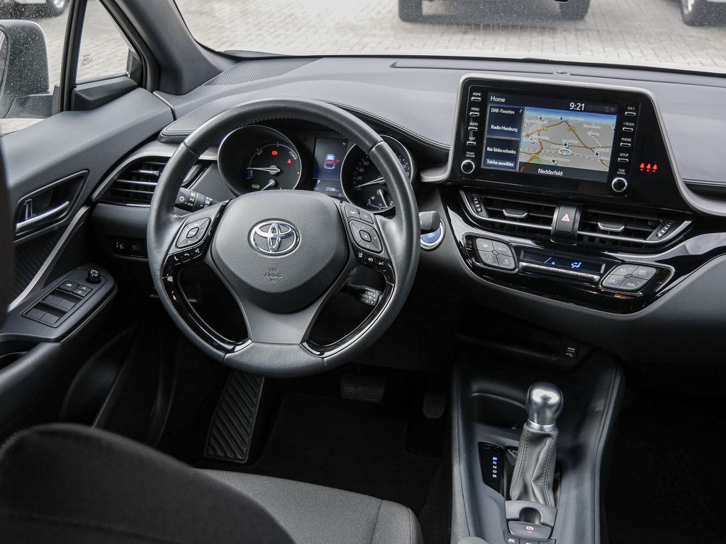 Toyota C-HR HYBRID Flow - Samsaru's Car Outlet