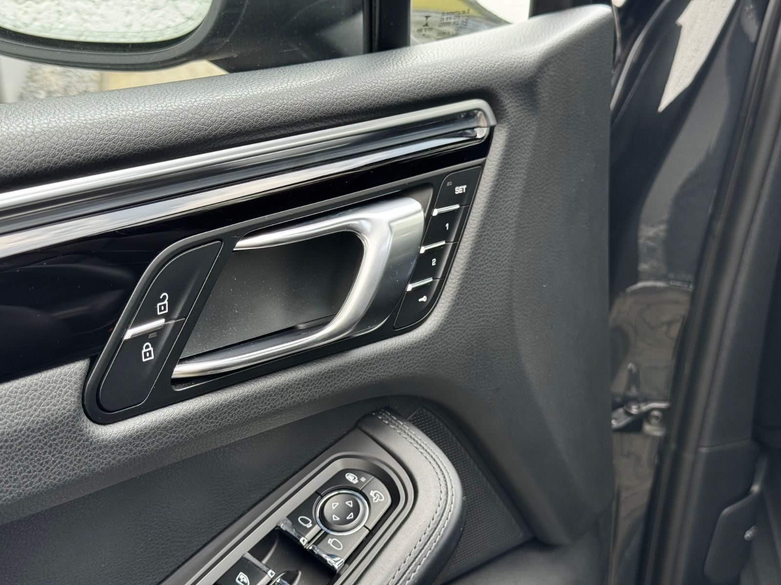 Porsche Macan S - Samsaru's Car Outlet