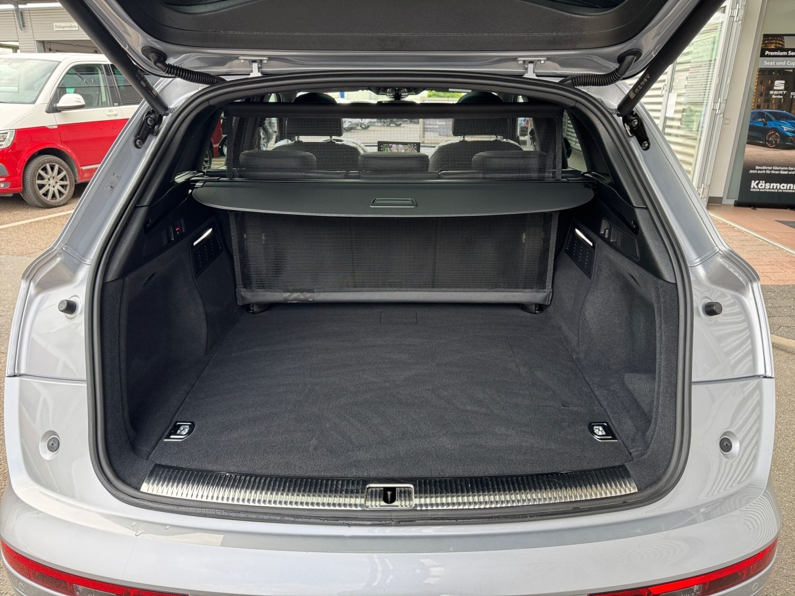 Audi Q5 S line 55TFSIe qu - Samsaru's Car Outlet
