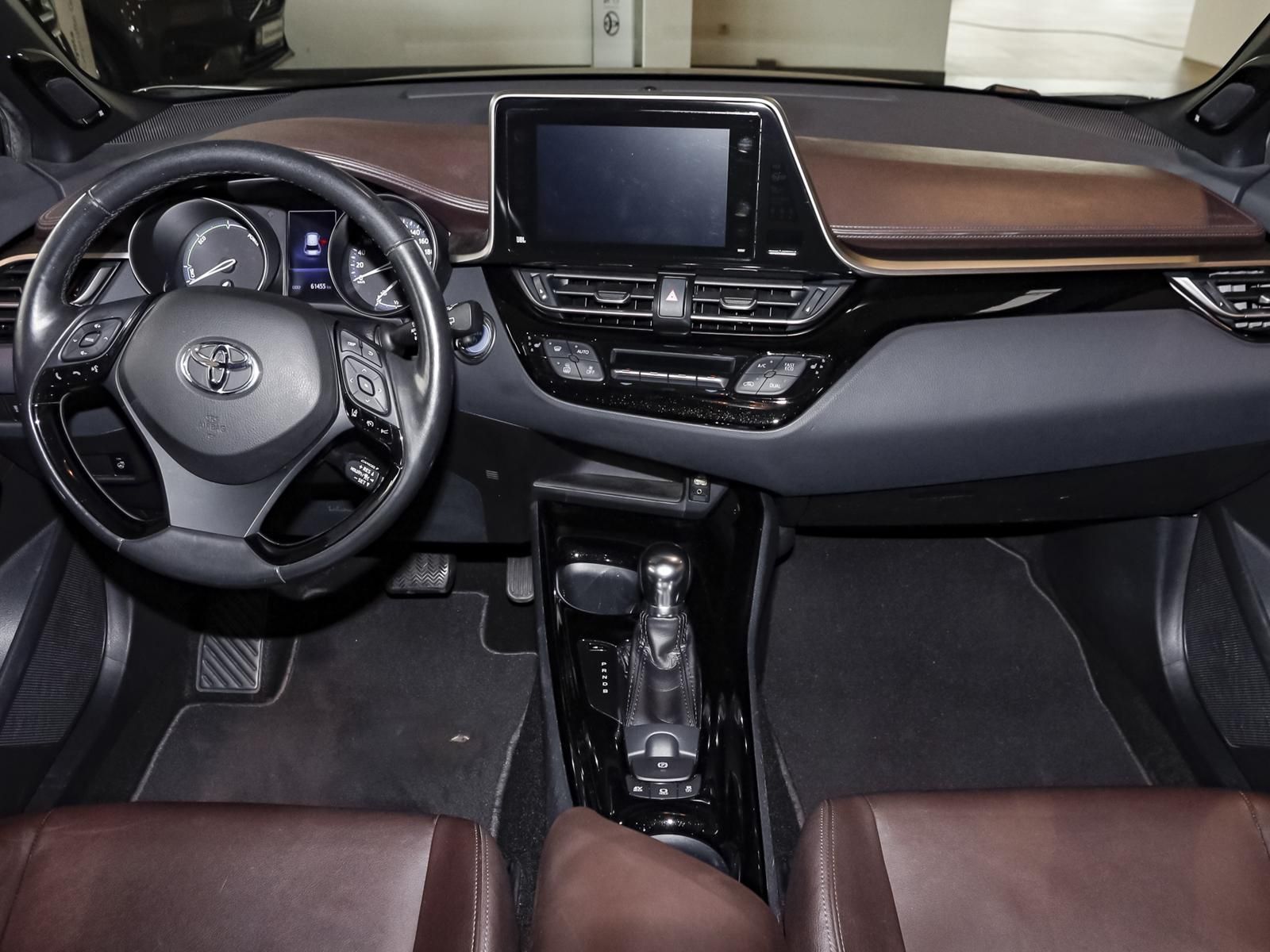 Toyota C-HR 1.8 Hybrid Lounge - Samsaru's Car Outlet