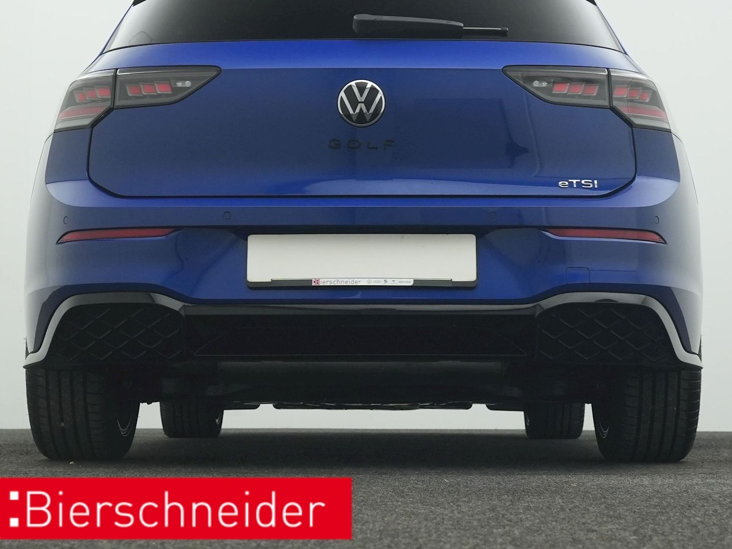 Volkswagen Golf 8 1.5 eTSI DSG R-Line BLACK-STYLE 5-J.-GAR