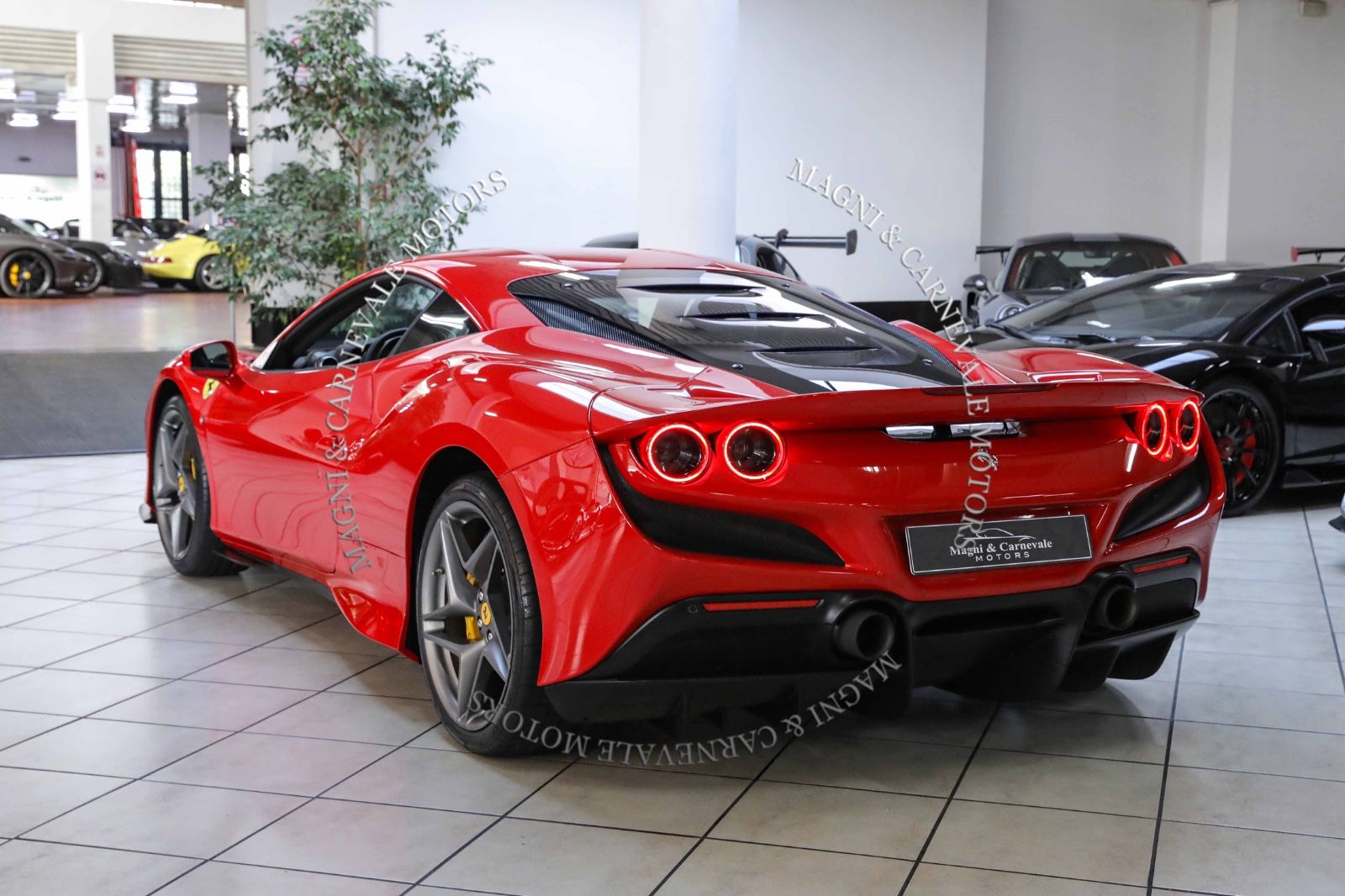Ferrari F8 Tributo - Samsaru's Car Outlet