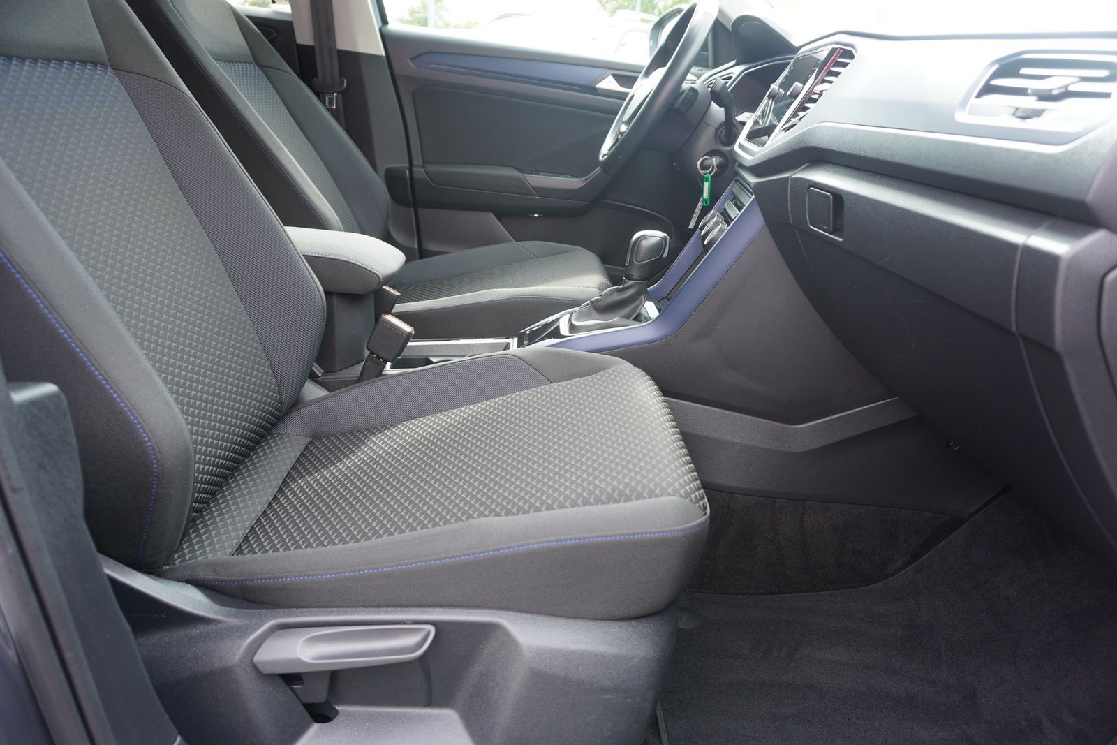 Volkswagen T-Roc 1.5 16V TSI United - Samsaru's Car Outlet