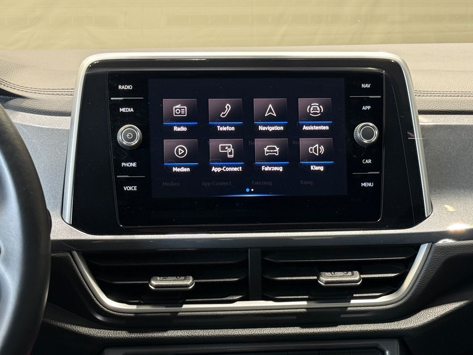 Volkswagen T-ROC Style 1.5 TSI DSG - Samsaru's Car Outlet